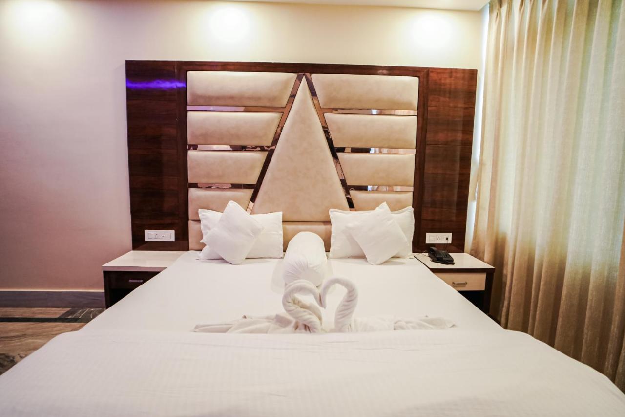 Silver Sand Eco Resort !! Beachfront !! With Biggest Pool And Huge Open Area !! Ideal For Weddings !! Couple Friendly !! Mandarmani Ngoại thất bức ảnh