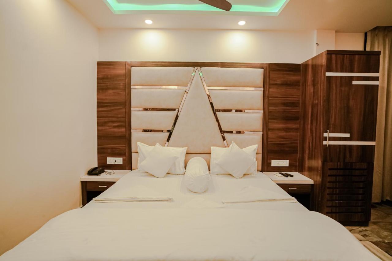 Silver Sand Eco Resort !! Beachfront !! With Biggest Pool And Huge Open Area !! Ideal For Weddings !! Couple Friendly !! Mandarmani Ngoại thất bức ảnh