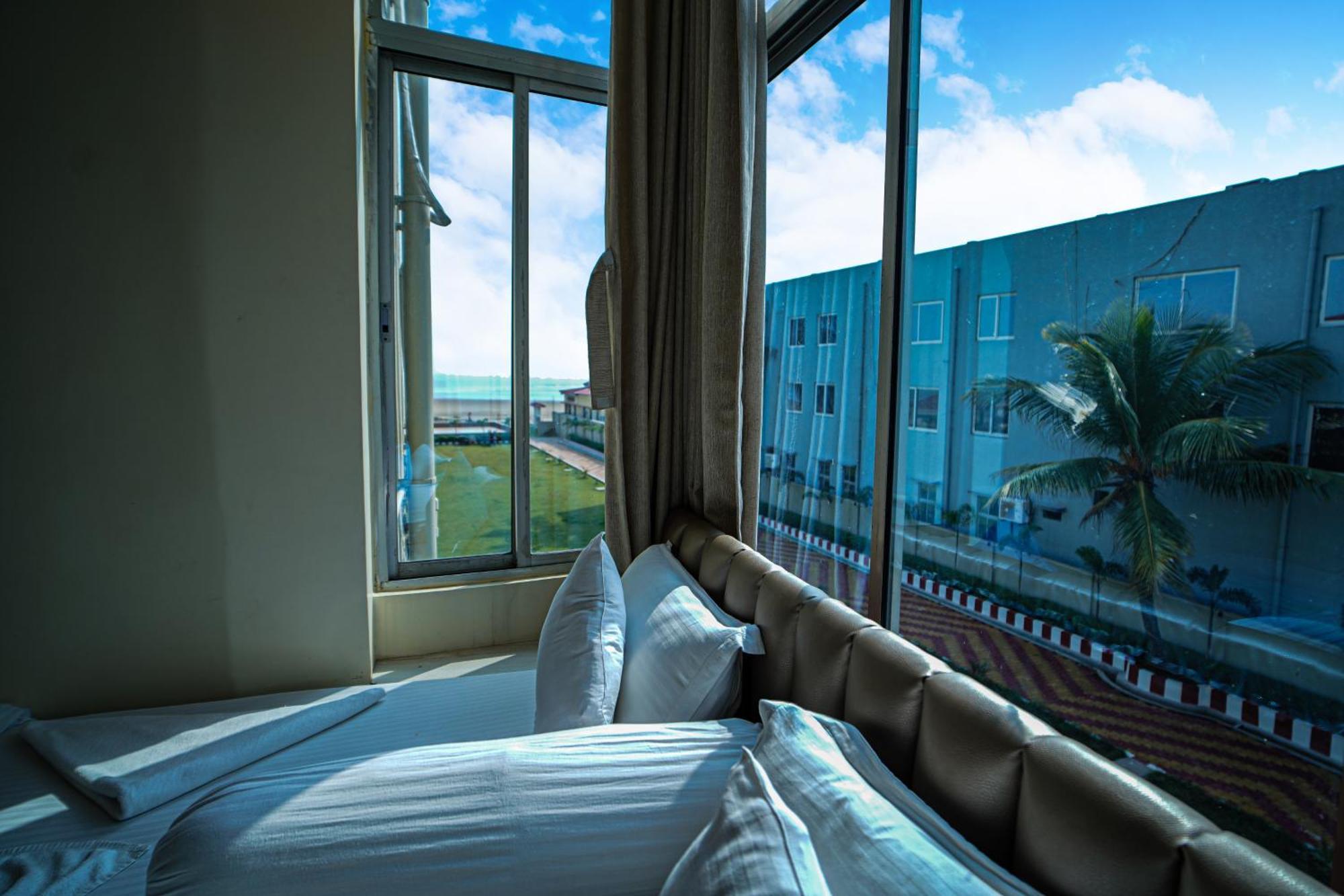 Silver Sand Eco Resort !! Beachfront !! With Biggest Pool And Huge Open Area !! Ideal For Weddings !! Couple Friendly !! Mandarmani Ngoại thất bức ảnh