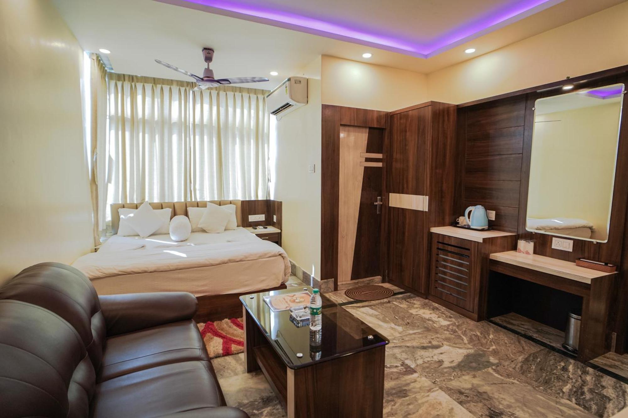 Silver Sand Eco Resort !! Beachfront !! With Biggest Pool And Huge Open Area !! Ideal For Weddings !! Couple Friendly !! Mandarmani Ngoại thất bức ảnh