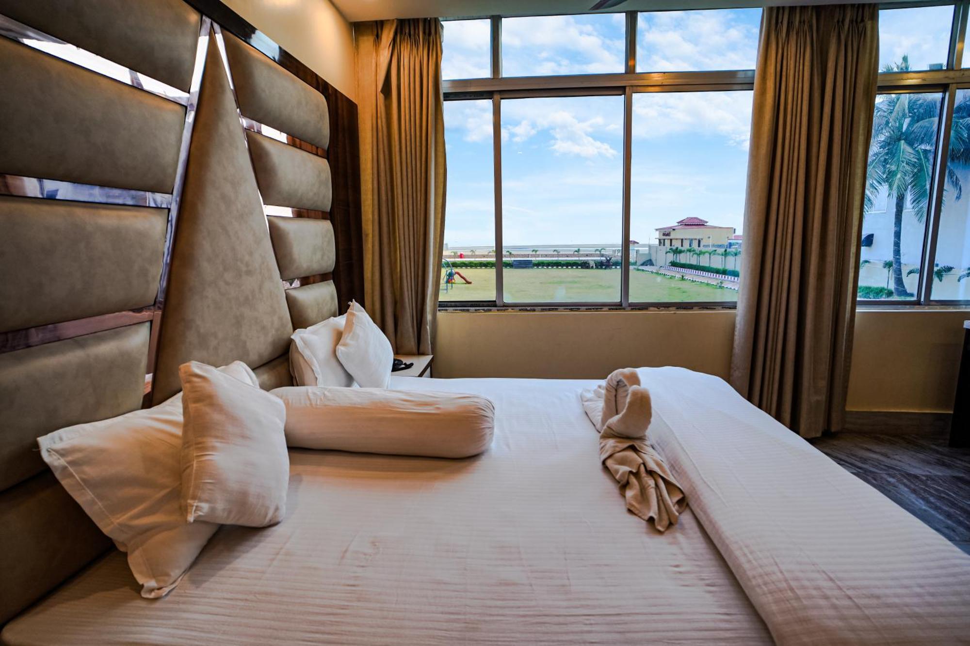 Silver Sand Eco Resort !! Beachfront !! With Biggest Pool And Huge Open Area !! Ideal For Weddings !! Couple Friendly !! Mandarmani Ngoại thất bức ảnh